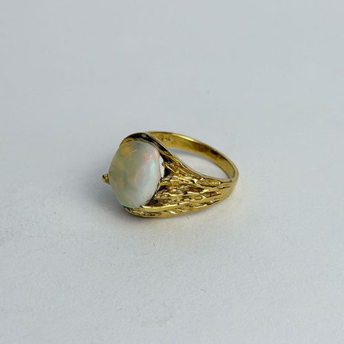 01-img-genesis-opal-ring-opalco